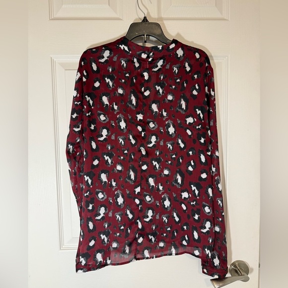 Simons Icone Red Leopard Print Long Sleeve Blouse- size L- EUC - Picture 4 of 8